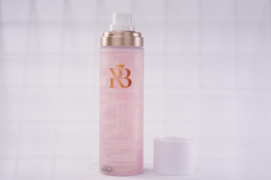 Dewy glow setting spray