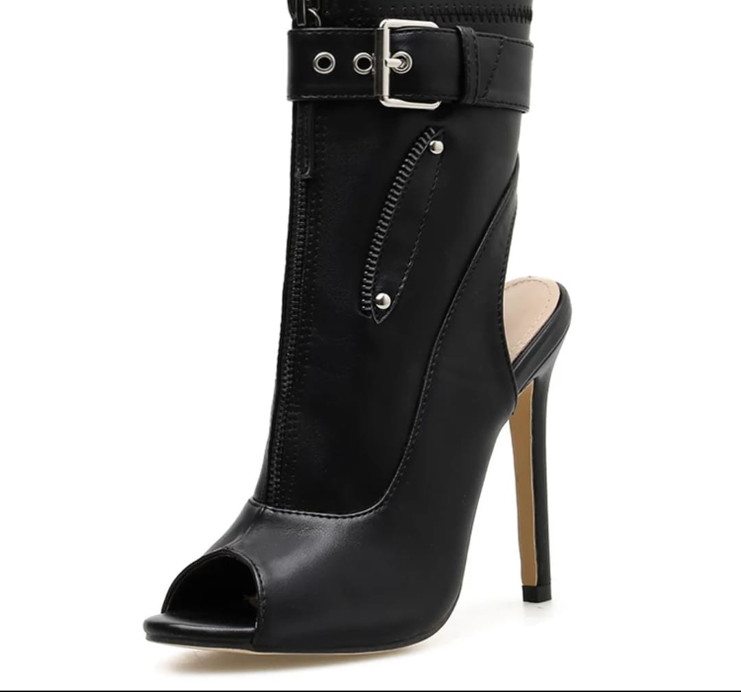 Chic Shoe - Royalbeautecollections